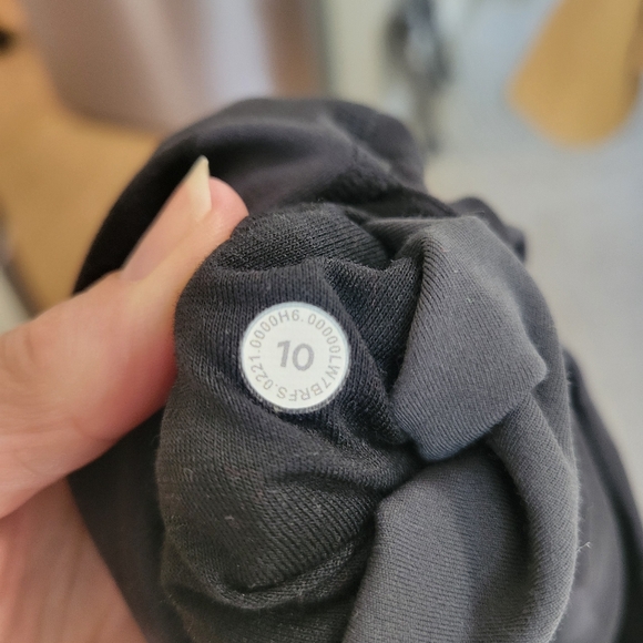 Lululemon Align High Rise Bike Shorts 8" Inseam Gray & Black Camo Size 10 - Picture 5 of 5